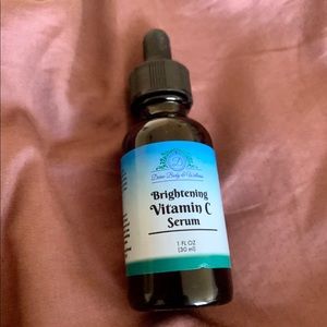 Natural brightening vitamin C serum for face
